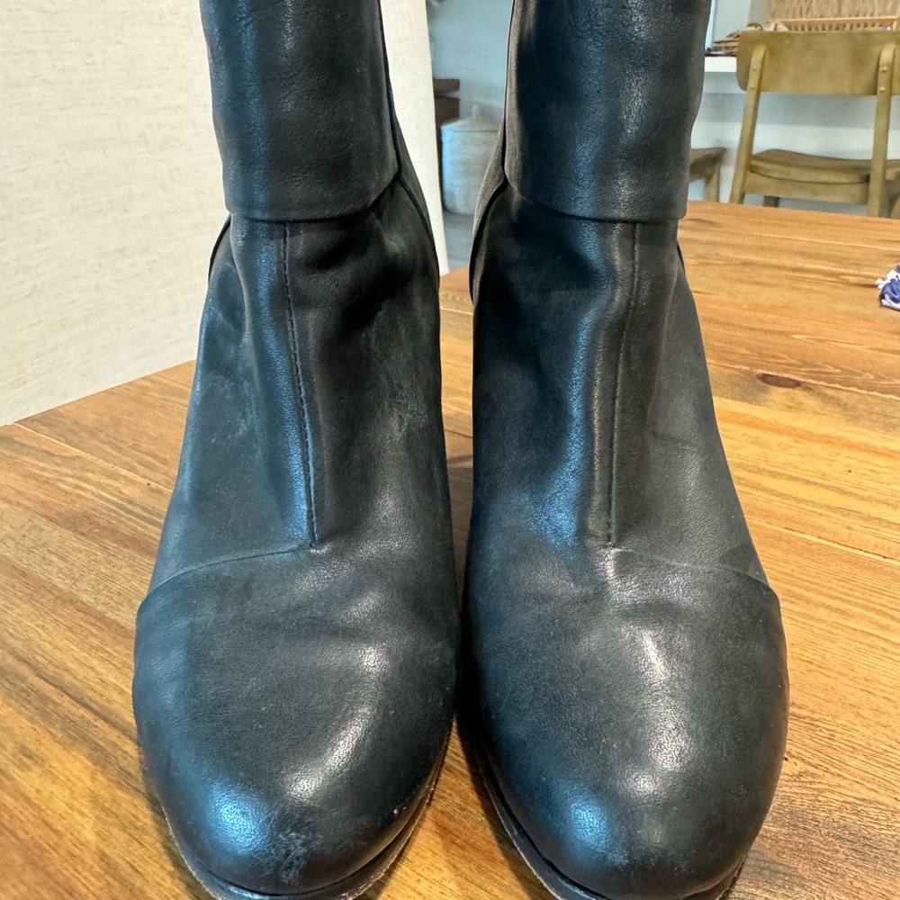 Rag and Bone black leather Newbury ankle booties size 7.